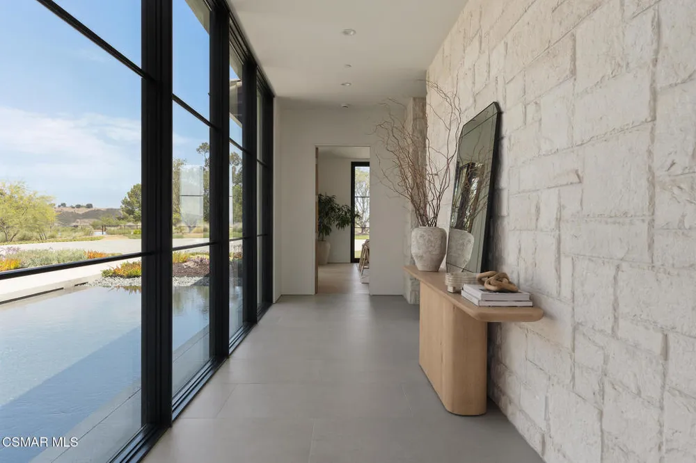 2551 White Stallion Road Thousand Oaks, CA 91361
