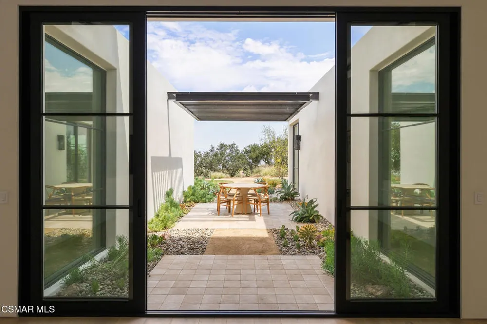 2551 White Stallion Road Thousand Oaks, CA 91361