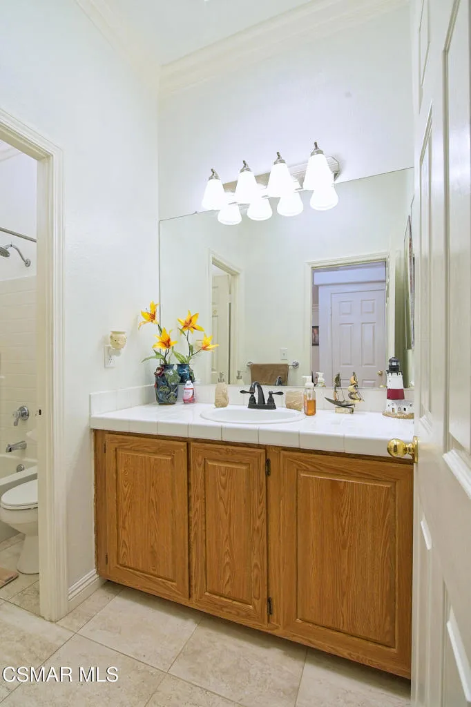 193 Little John Lane Westlake Village, CA 91361