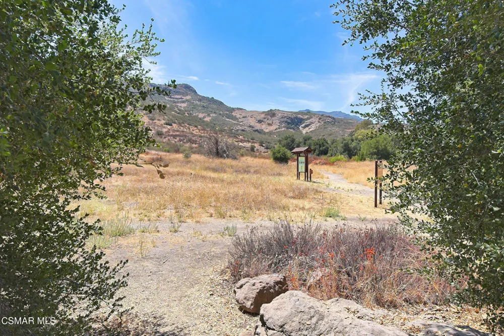 193 Little John Lane Westlake Village, CA 91361