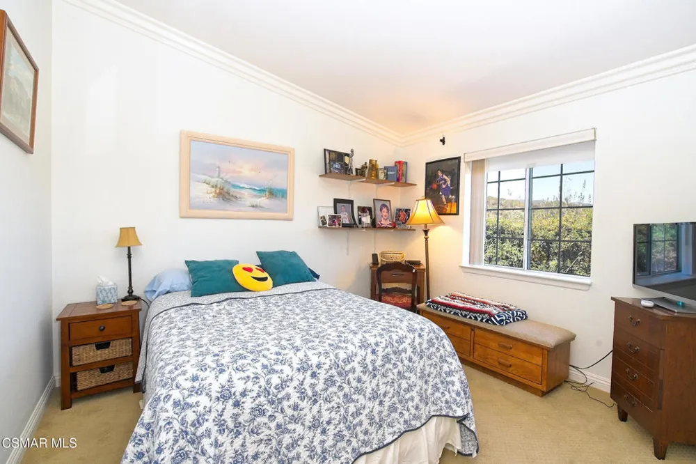 193 Little John Lane Westlake Village, CA 91361