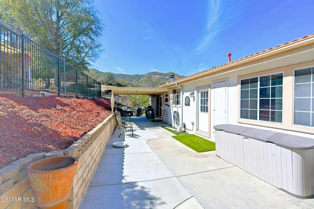 193 Little John Lane Westlake Village, CA 91361