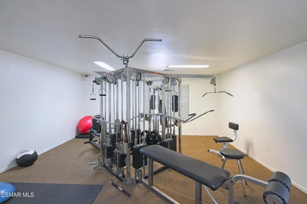 193 Little John Lane Westlake Village, CA 91361