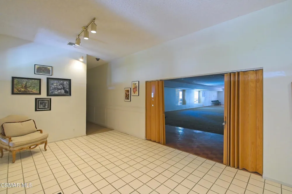 193 Little John Lane Westlake Village, CA 91361