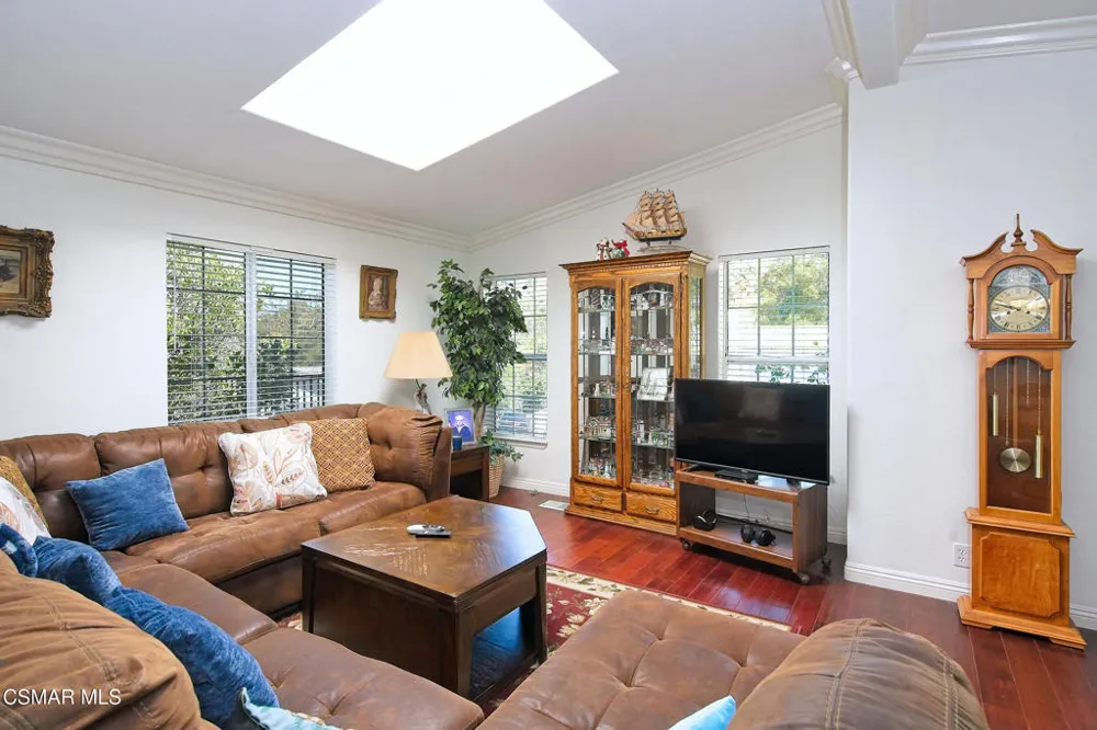 193 Little John Lane Westlake Village, CA 91361