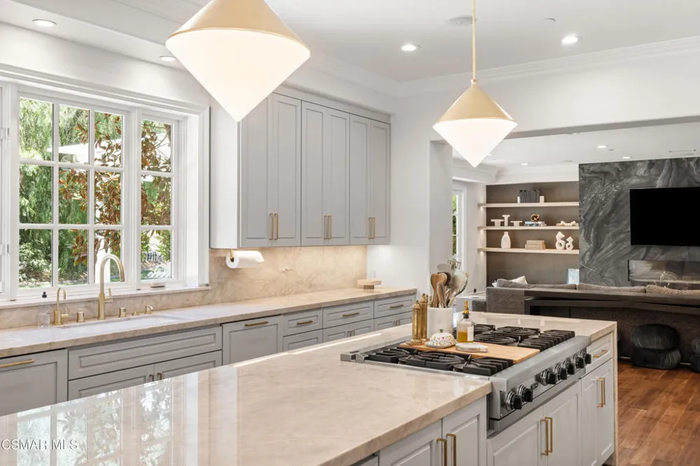 29475 Malibu View Court Agoura Hills, CA 91301