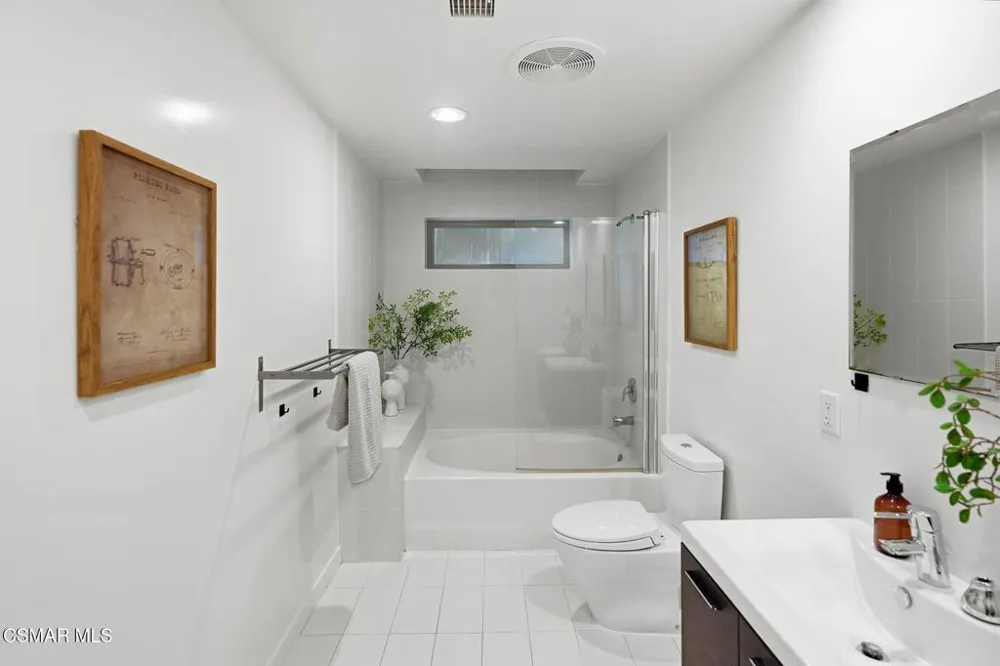 5016 Bakman Avenue #104 North Hollywood, CA 91601