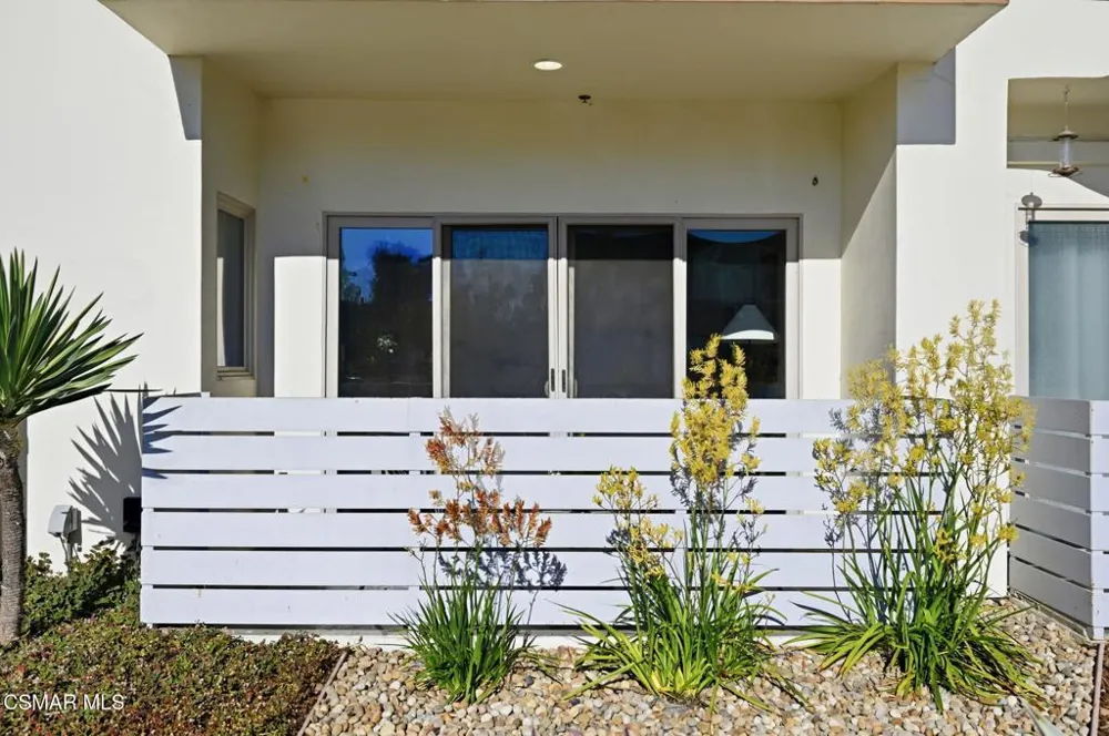 5016 Bakman Avenue #104 North Hollywood, CA 91601