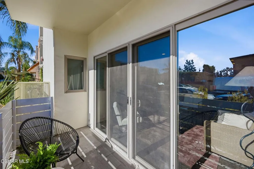 5016 Bakman Avenue #104 North Hollywood, CA 91601