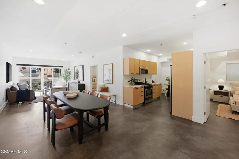 5016 Bakman Avenue #104 North Hollywood, CA 91601