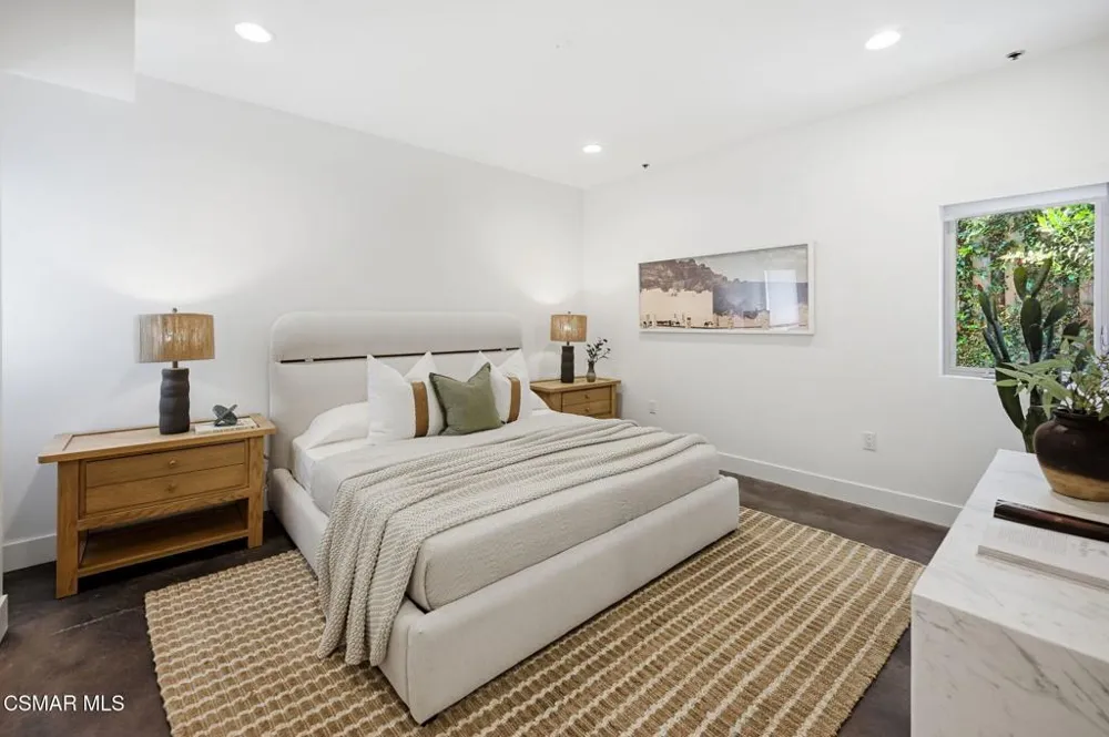 5016 Bakman Avenue #104 North Hollywood, CA 91601