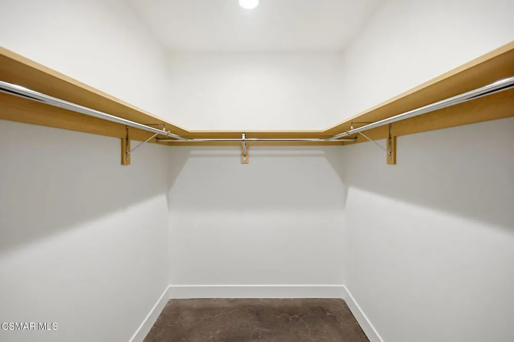 5016 Bakman Avenue #104 North Hollywood, CA 91601