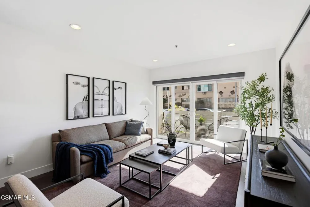 5016 Bakman Avenue #104 North Hollywood, CA 91601