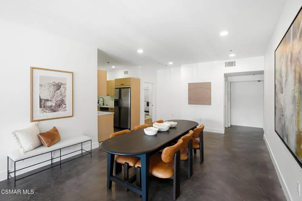 5016 Bakman Avenue #104 North Hollywood, CA 91601