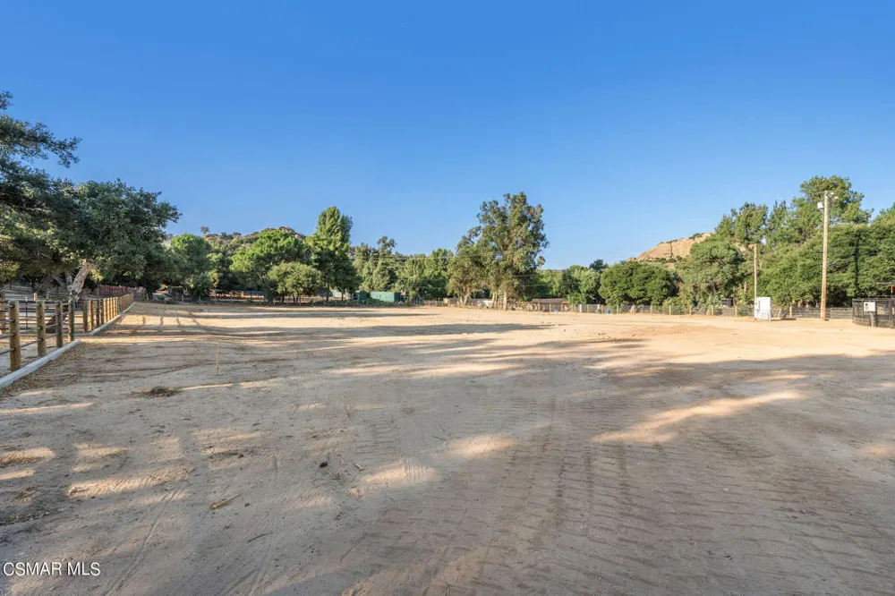 10869 Farralone Avenue Chatsworth, CA 91311