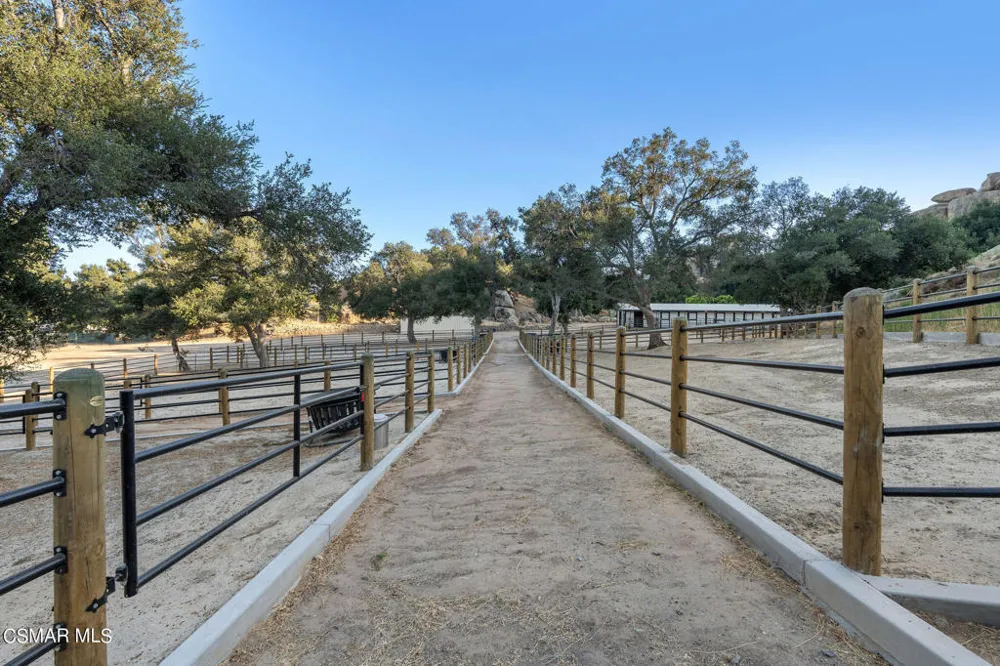 10869 Farralone Avenue Chatsworth, CA 91311
