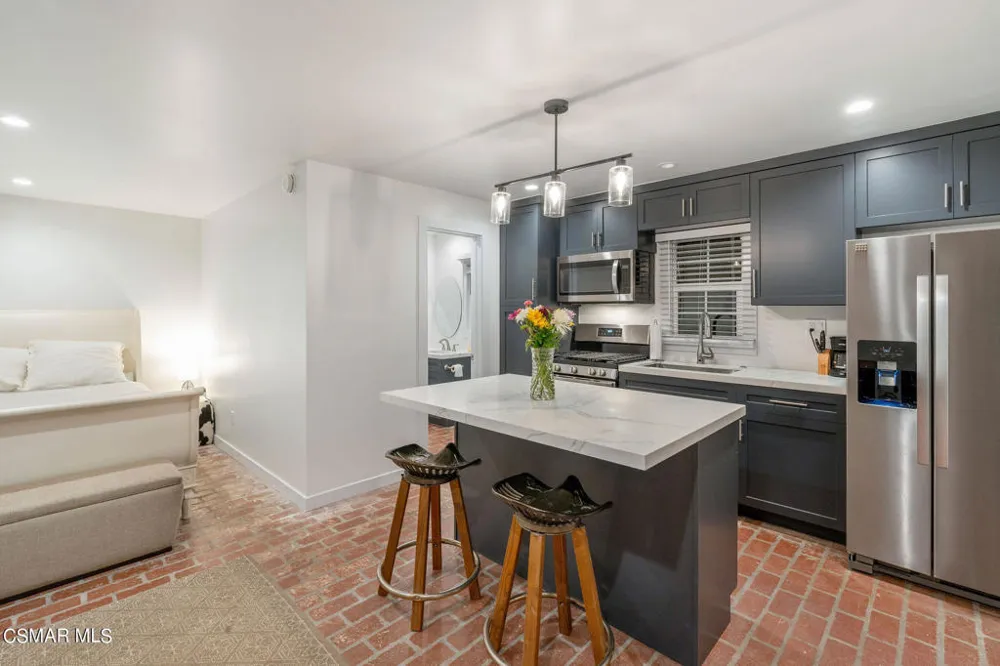 10869 Farralone Avenue Chatsworth, CA 91311