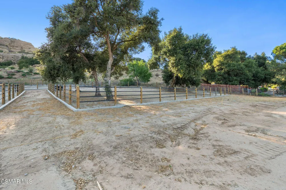 10869 Farralone Avenue Chatsworth, CA 91311