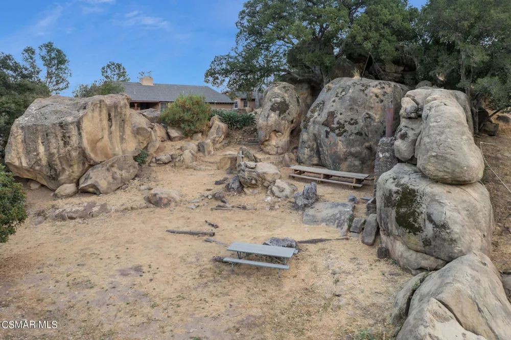 10869 Farralone Avenue Chatsworth, CA 91311
