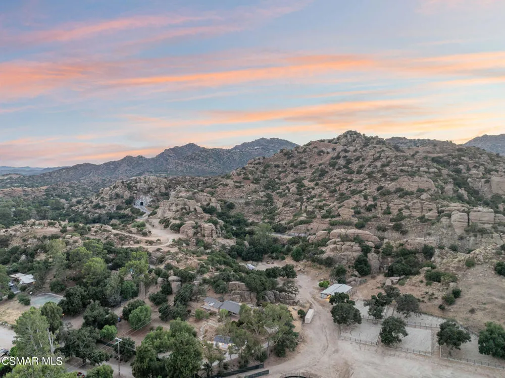 10869 Farralone Avenue Chatsworth, CA 91311