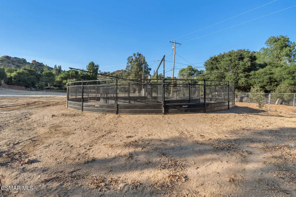 10869 Farralone Avenue Chatsworth, CA 91311