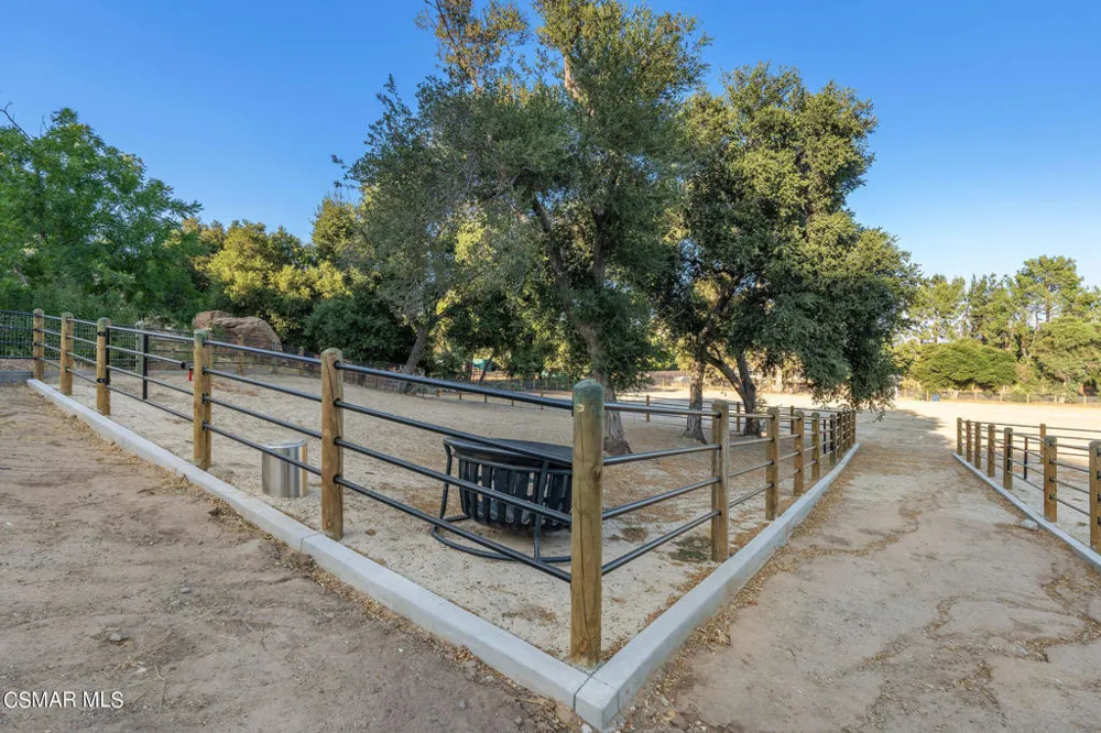 10869 Farralone Avenue Chatsworth, CA 91311