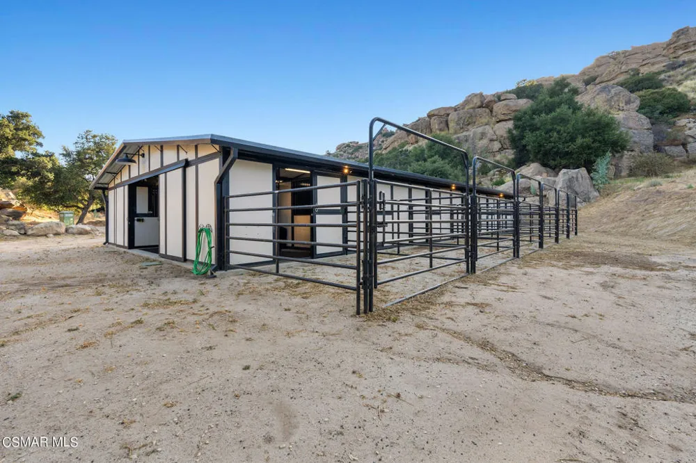 10869 Farralone Avenue Chatsworth, CA 91311