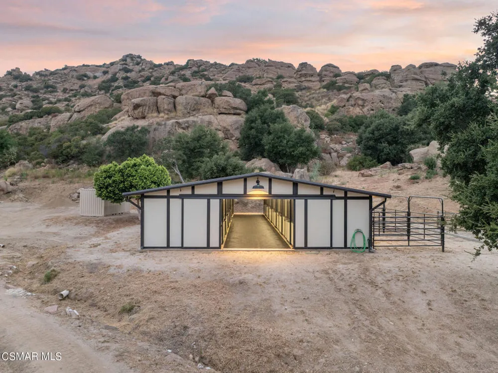 10869 Farralone Avenue Chatsworth, CA 91311