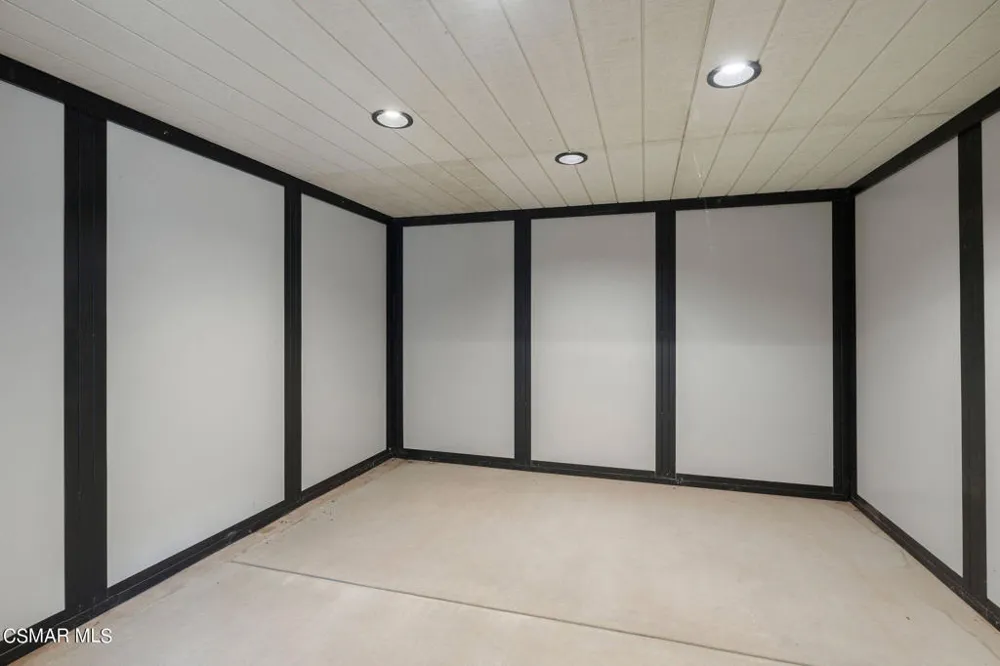 10869 Farralone Avenue Chatsworth, CA 91311