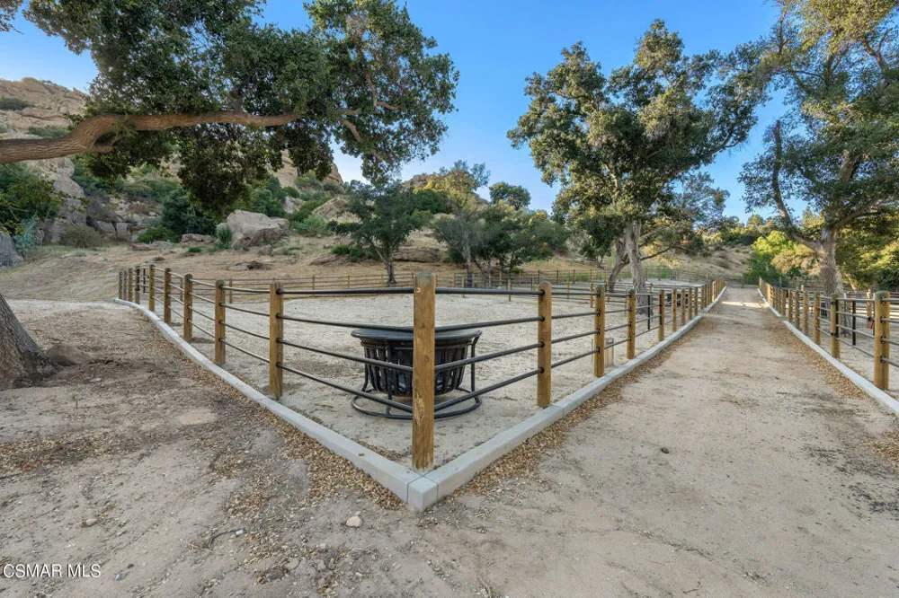10869 Farralone Avenue Chatsworth, CA 91311