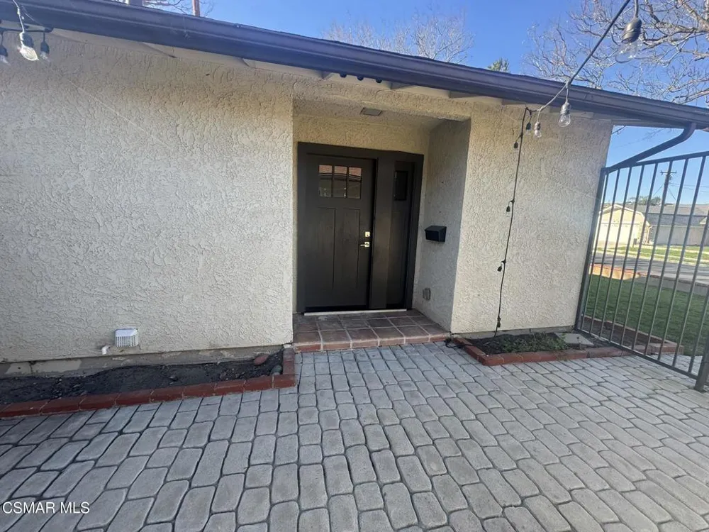 2049 Sebring Street #B Simi Valley, CA 93065