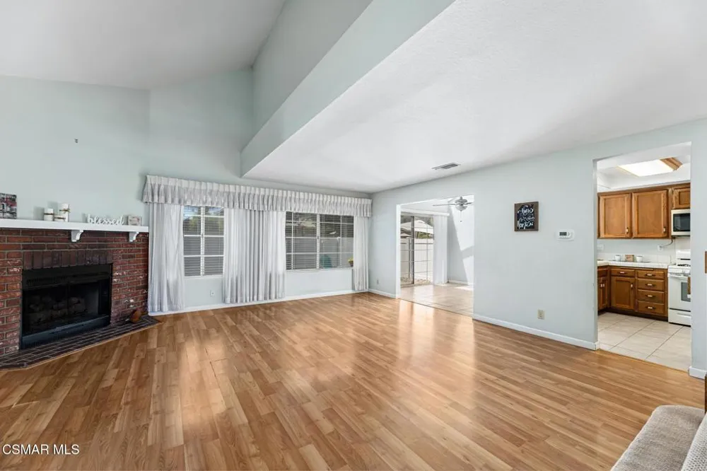 1806 Rory Lane #6 Simi Valley, CA 93063