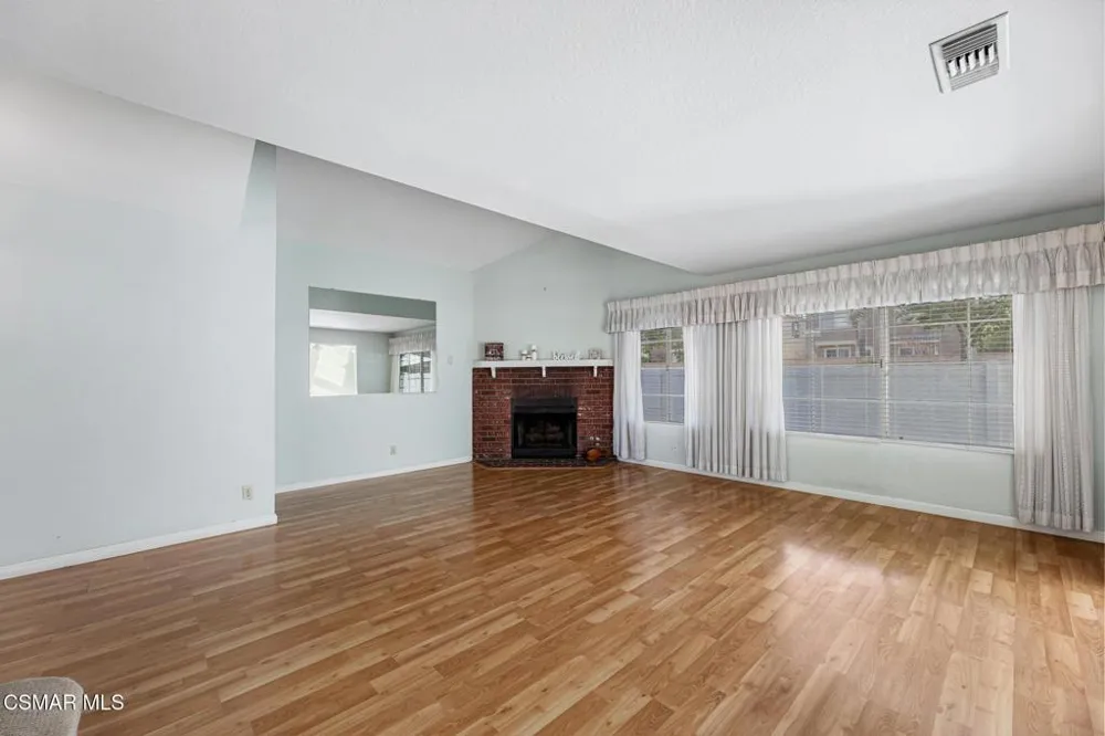 1806 Rory Lane #6 Simi Valley, CA 93063