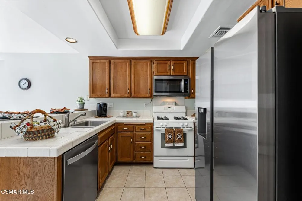 1806 Rory Lane #6 Simi Valley, CA 93063