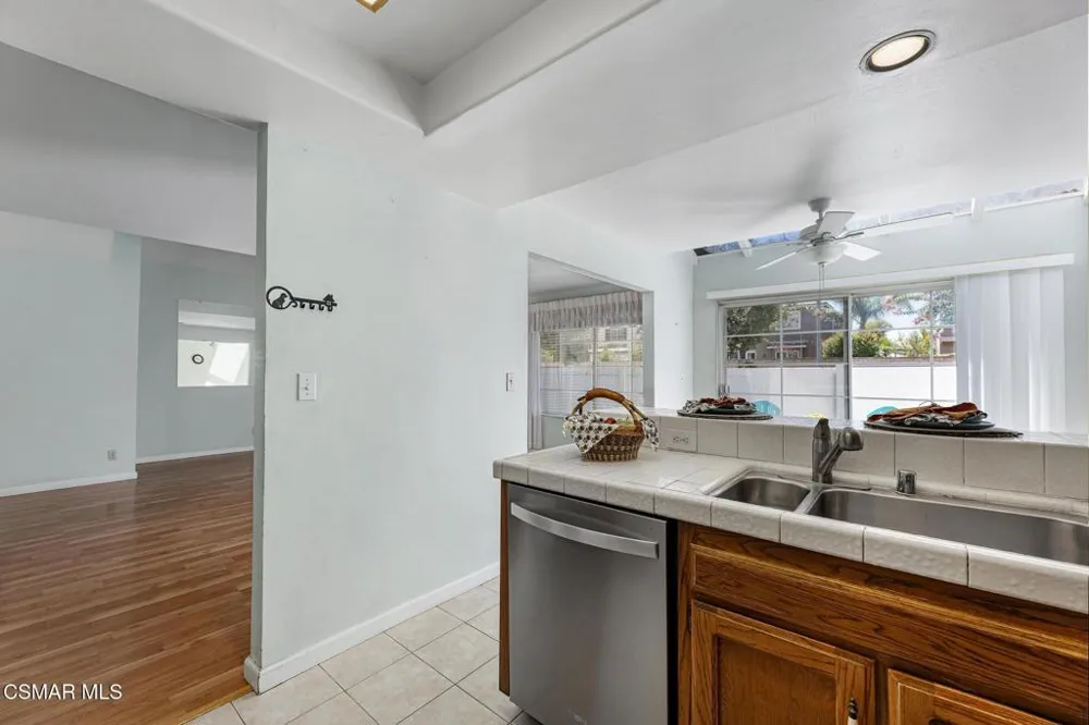 1806 Rory Lane #6 Simi Valley, CA 93063