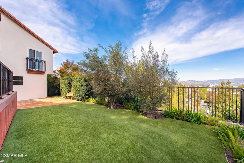 5076 Escobedo Drive Woodland Hills, CA 91364