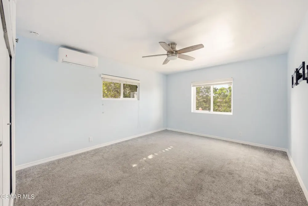 5076 Escobedo Drive Woodland Hills, CA 91364