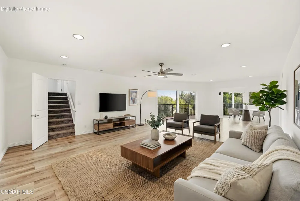 5076 Escobedo Drive Woodland Hills, CA 91364