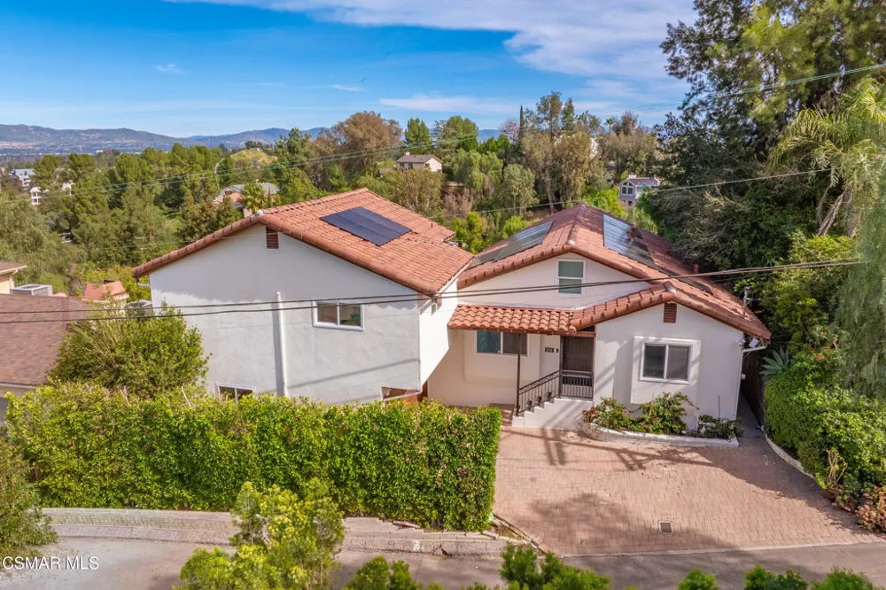 5076 Escobedo Drive Woodland Hills, CA 91364