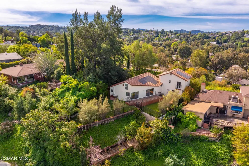 5076 Escobedo Drive Woodland Hills, CA 91364
