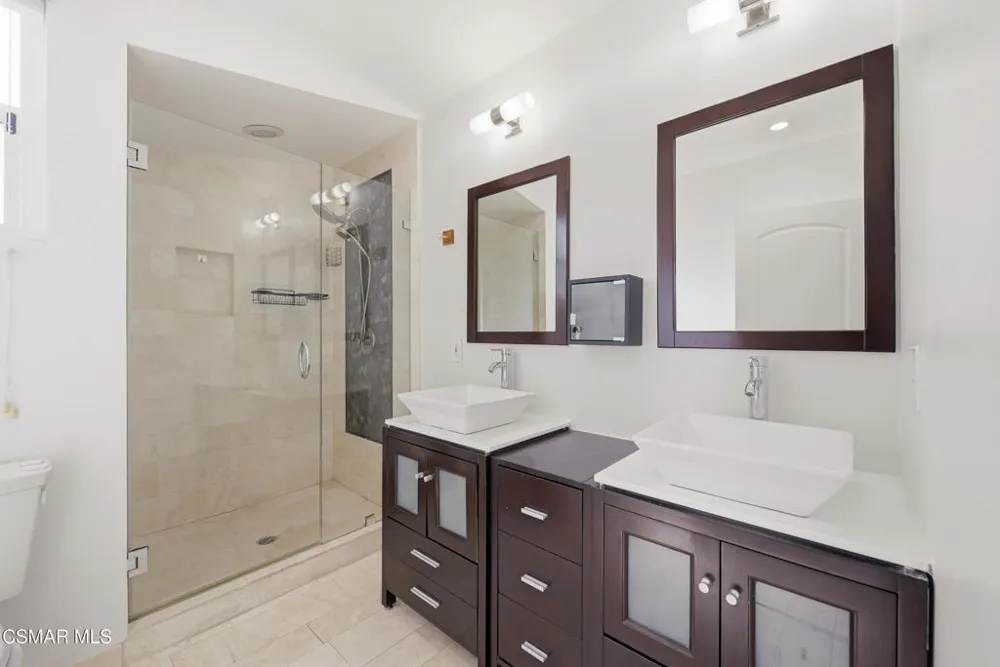 5076 Escobedo Drive Woodland Hills, CA 91364