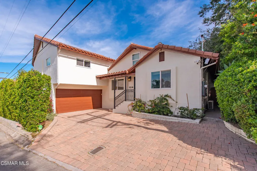 5076 Escobedo Drive Woodland Hills, CA 91364