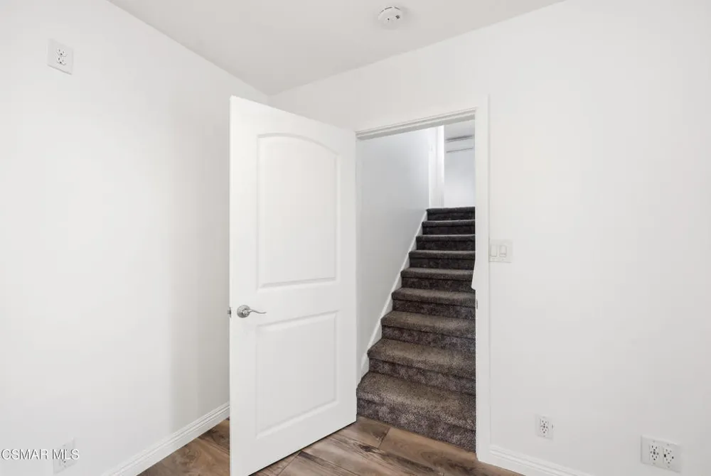 5076 Escobedo Drive Woodland Hills, CA 91364