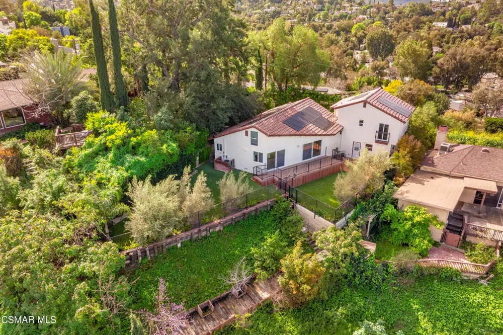 5076 Escobedo Drive Woodland Hills, CA 91364