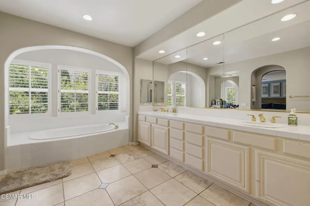 4391 Via Entrada Newbury Park, CA 91320