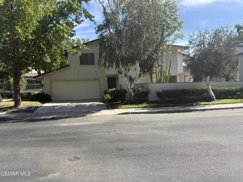 2600 Calle Abedul