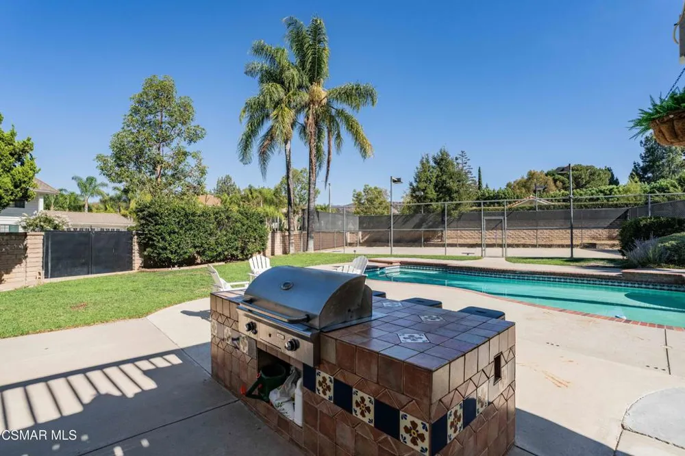 652 Stonebrook Street Simi Valley, CA 93065