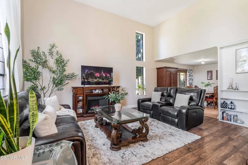 652 Stonebrook Street Simi Valley, CA 93065