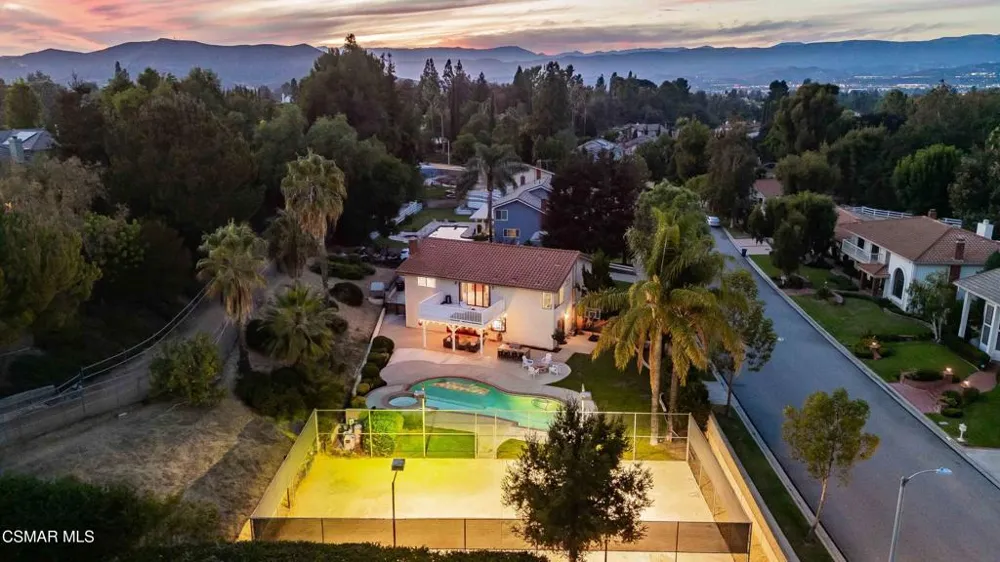 652 Stonebrook Street Simi Valley, CA 93065