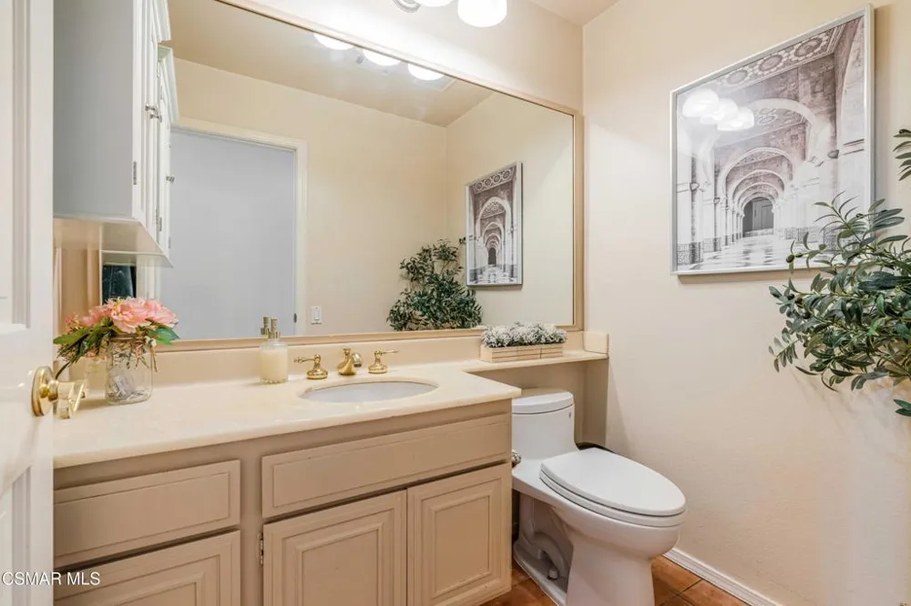 652 Stonebrook Street Simi Valley, CA 93065